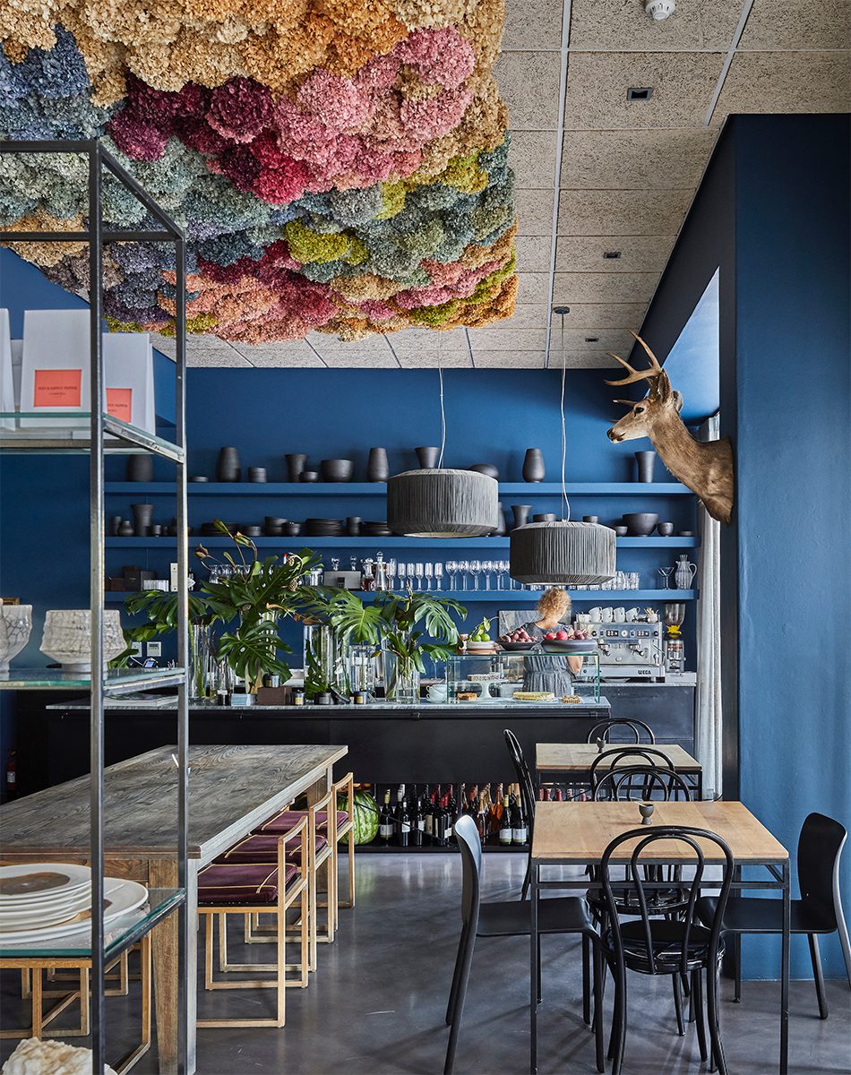 Hemelhuijs restaurant with a ceiling floral installation by Lush Flowers