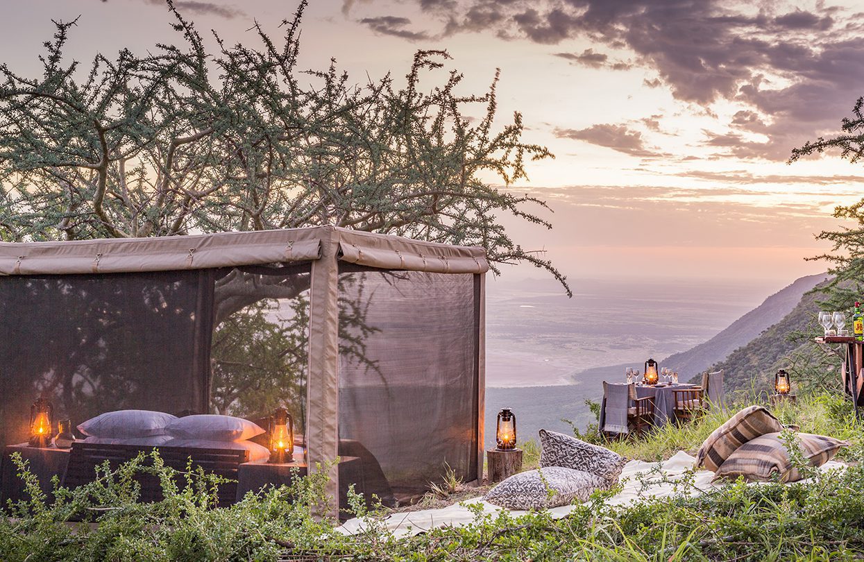 Mwiba Lodge - Fly-camping on the escarpment