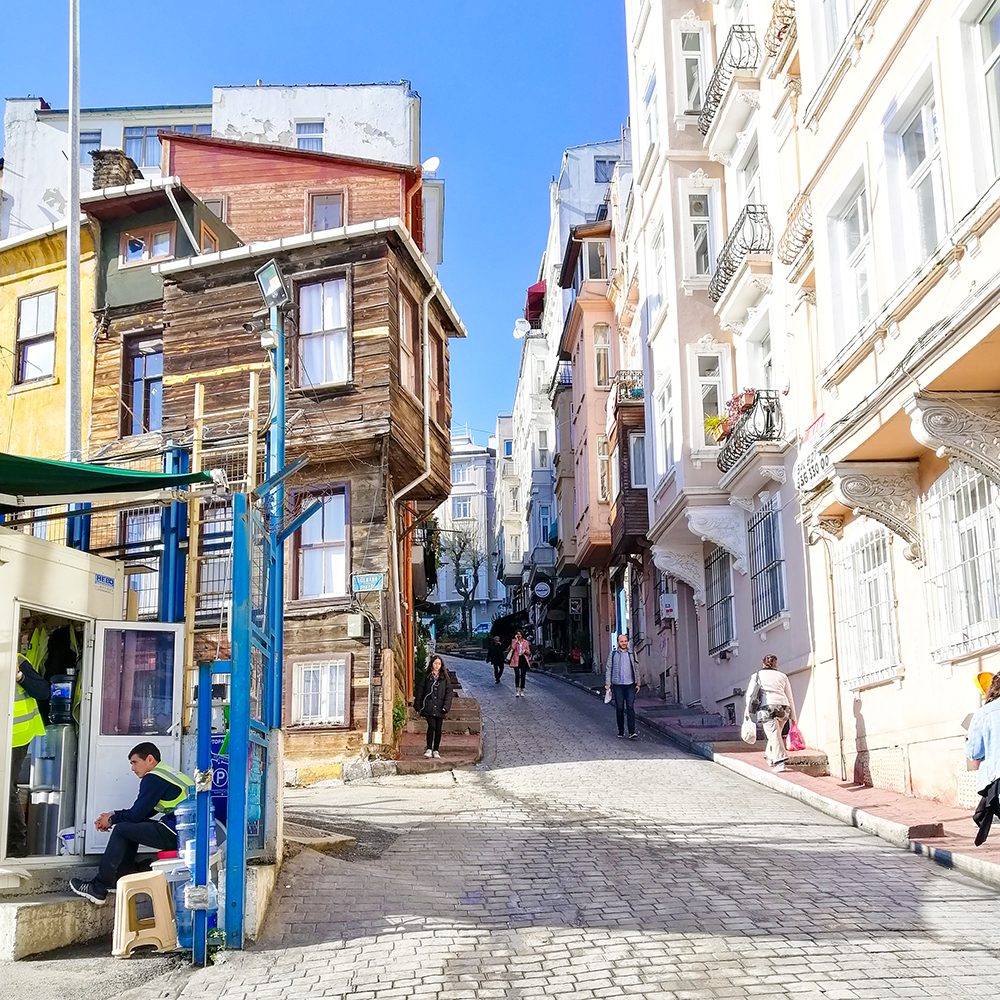 the steep Yeni Carsi lane takes one through hole-in-the-wall boutiques selling everything from books, clothes to antiques